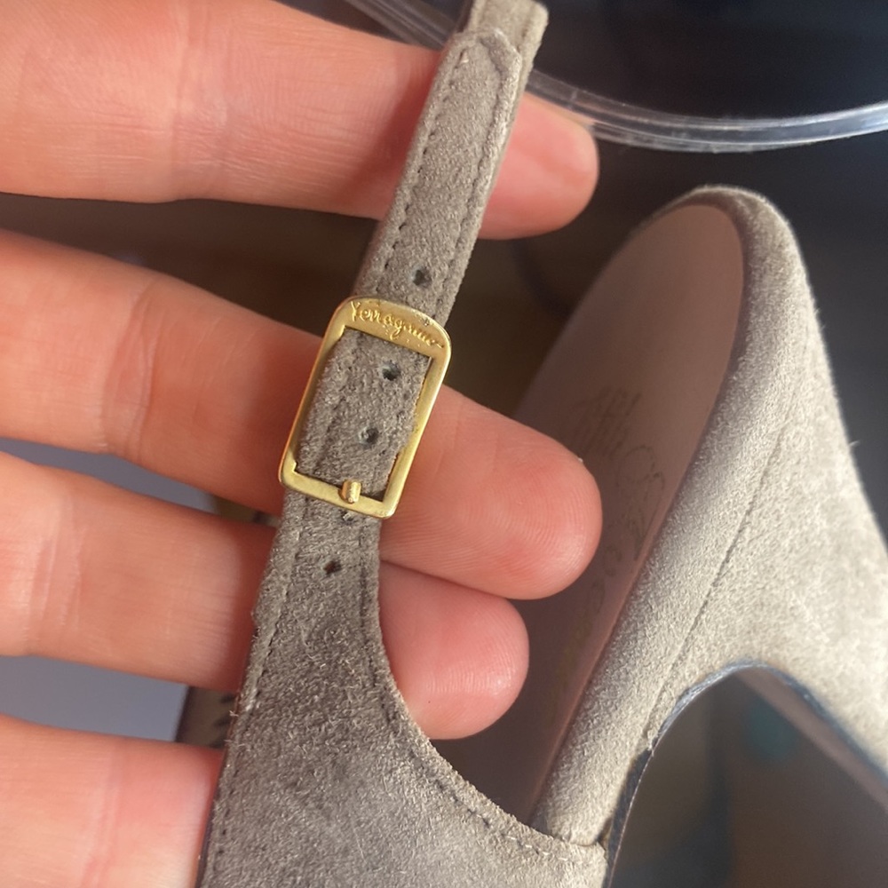 3 For $18 or 2 for $15 Vintage Salvatore Ferragamo gray suede slingback heels - Picture 9 of 9
